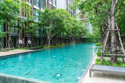 BTS Thong Lo free swimming pool and gym Bangkok 