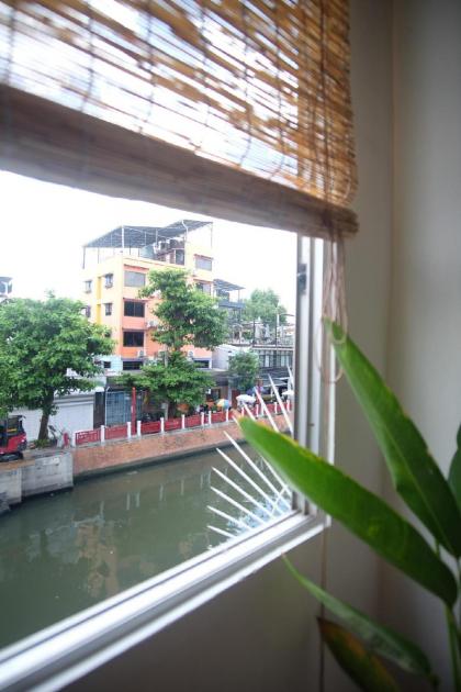 Sant Bangkok : Morhom room in Khaosan Road - image 20