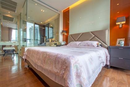 Luxury 1Bed 1Bath 300m BTS Phrom Phong Emporium - image 11