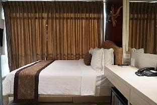 Grand Deluxe room at Sukhumvit 33 20sqm - image 2