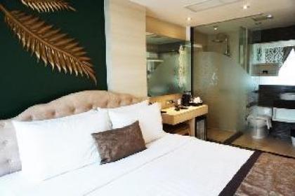 Grand Deluxe room at Sukhumvit 33 20sqm - image 3