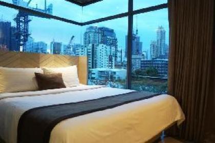 Grand Deluxe room at Sukhumvit 33 20sqm - image 4