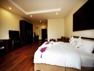 Deluxe room at Sukhumvit 2 30sqm - image 2