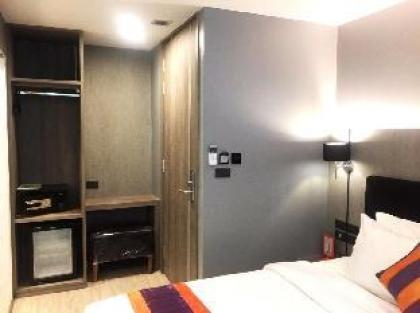 Superior Double Room at Ekkamai 20sqm - image 3