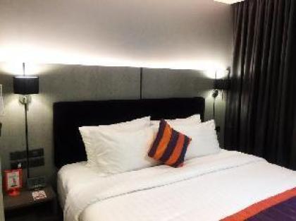 Deluxe Double Room at Ekkamai 22sqm Bangkok 