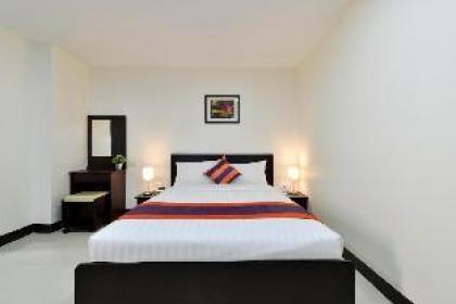 Standard Double Room at Sukhumvit 71 19sqm - image 1