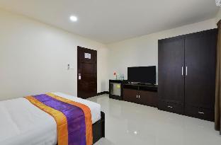 Standard Double Room at Sukhumvit 71 19sqm - image 2