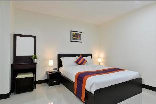 Standard Double Room at Sukhumvit 71 19sqm - image 3