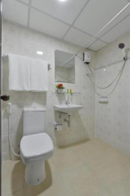 Standard Double Room at Sukhumvit 71 19sqm - image 4