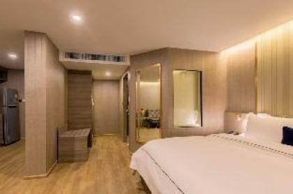 Premier Room at Sukhumvit 5 40sqm - image 4