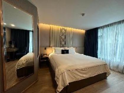 Premier Room at Sukhumvit 5 30sqm - image 3