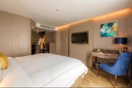 Premier Room at Sukhumvit 5 30sqm - image 4