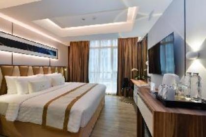 Deluxe Double Room at Sukhumvit 23sqm - image 11