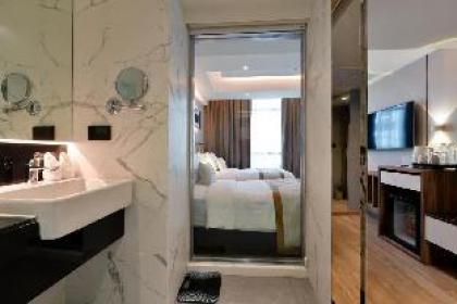 Deluxe Double Room at Sukhumvit 23sqm - image 13