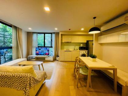 Cozy Spacious Garden-View Condo 500m BTS Thonglor - image 10