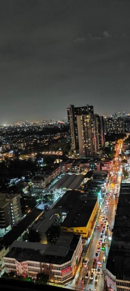 High-Rise condo near Sukhumvit Onnut BTS - image 12