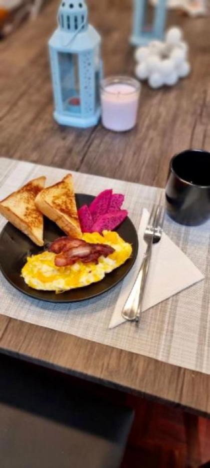 Bed and breakfast at Ploenchit /Pet friendly - image 4