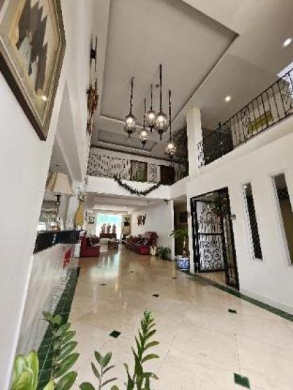 Royal Pimand Hotel - image 15