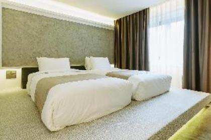 Superior Twin Room 18sqm Central Bangkok - image 2