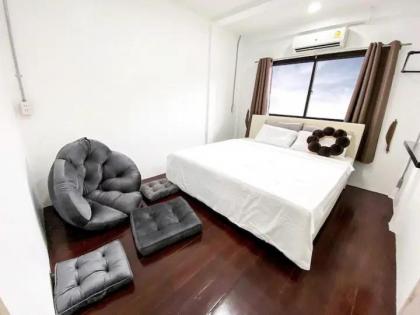 3BR entire house next to Skytrain(BTS) and Subway(MRT) Chatuchak - image 3