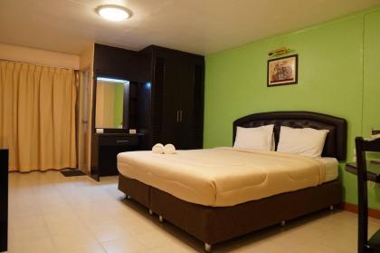 Hotel Grand Mandarin Latphrao 130 - image 6