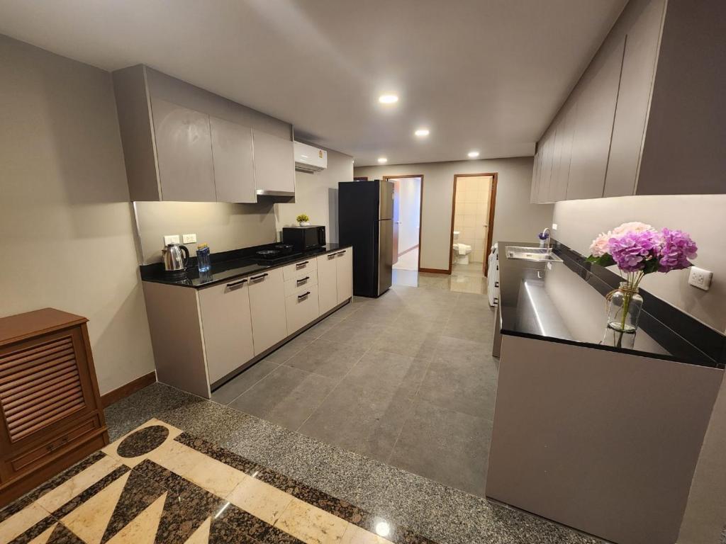 Three bedrooms Apartment 150 sqm - Thonglor - image 3