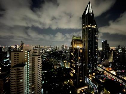 Luxury 2BR on the Clouds in Prime area Bangkok - image 4