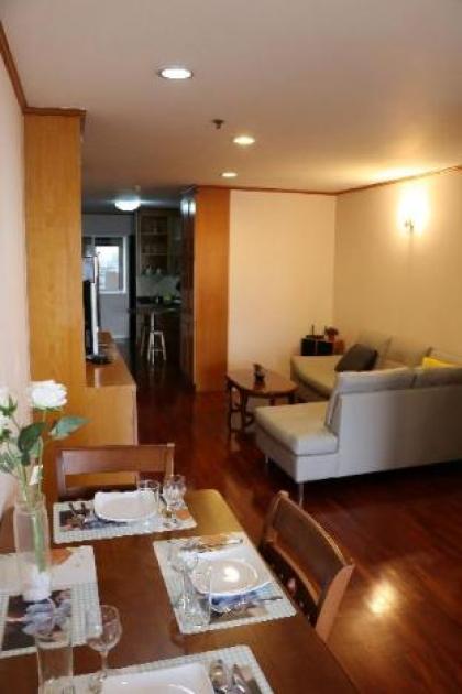 Downtown Apartment near BTS Station - image 4